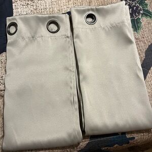 EUC (2) SUN ZERO CURTAIN PANELS 39x84